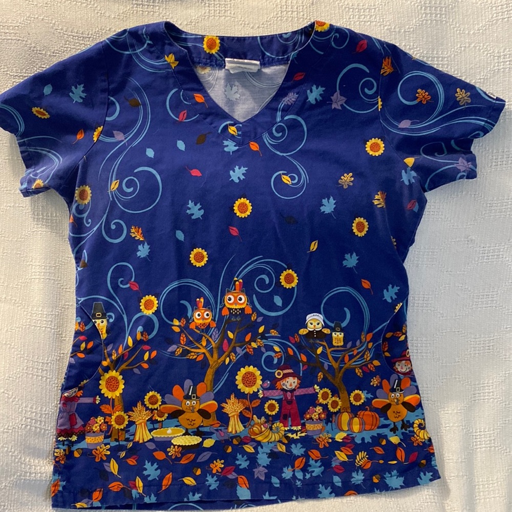UA scrub top size medium
